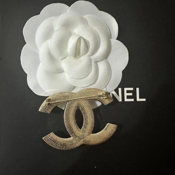 Chanel gold brooch - Picture 4 of 6